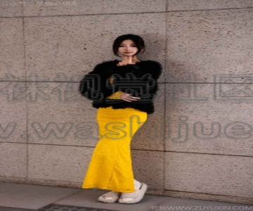 【足愉心】星朵-第10期 黑色毛衫、黄色连衣裙、绒毛拖鞋...